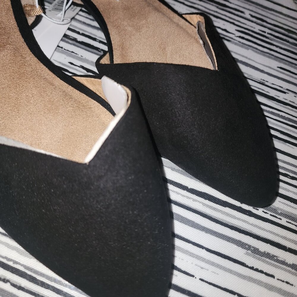 Flats - Picture 2 of 5